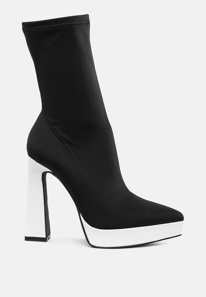 women contrasting platform detail sock boots#color_black-white