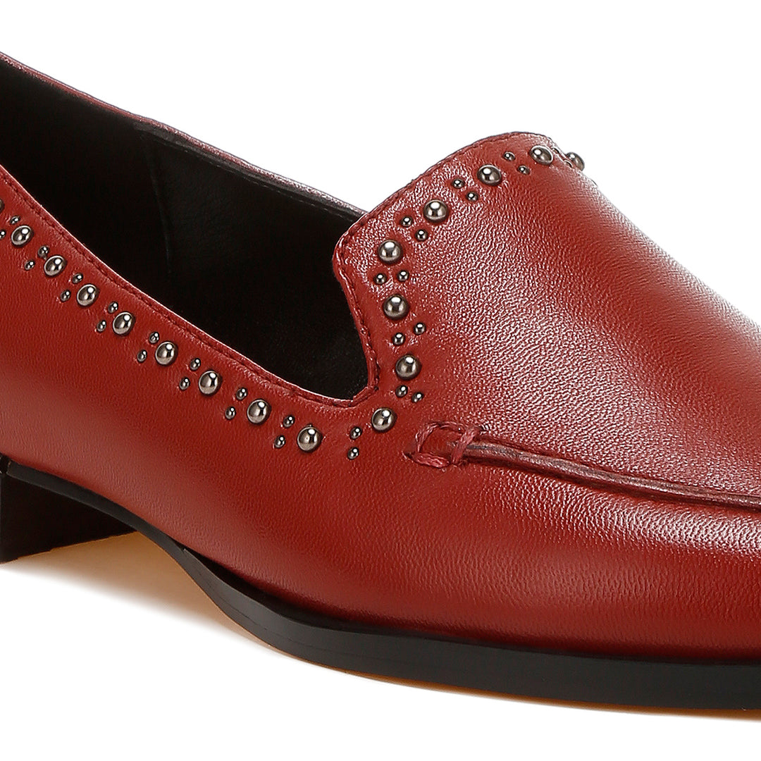 delicate stud detail leather loafers
#color_burgdy