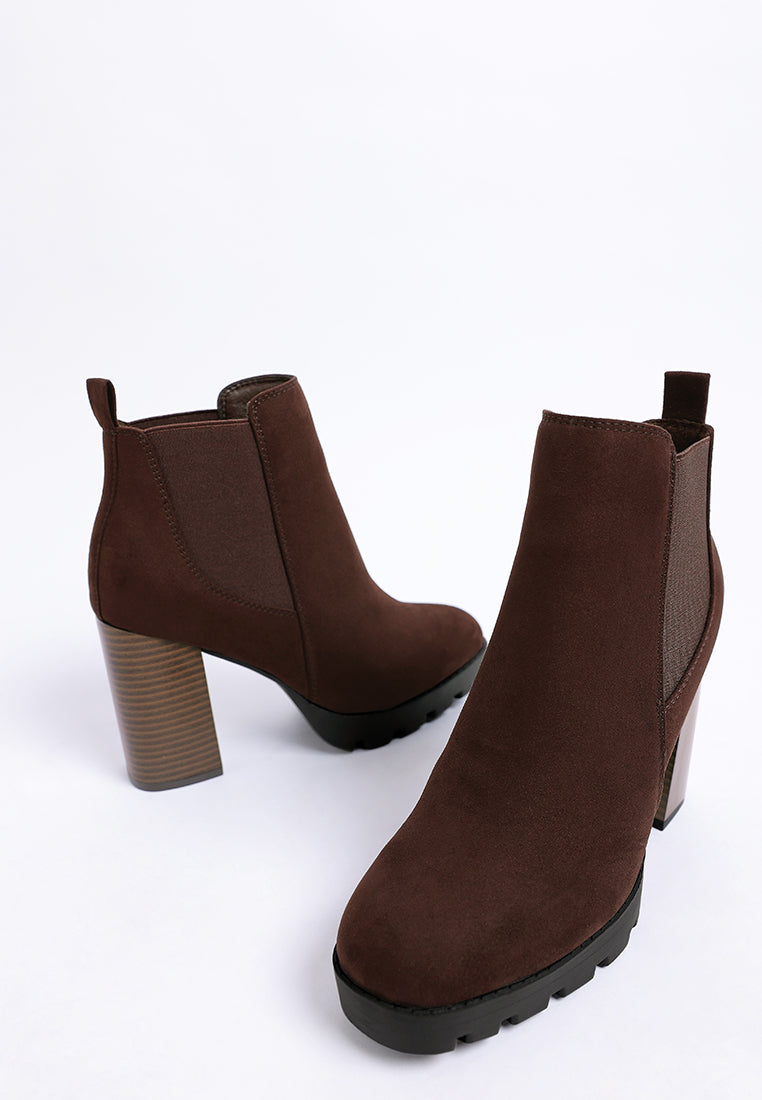 women block heeled boot#color_brown