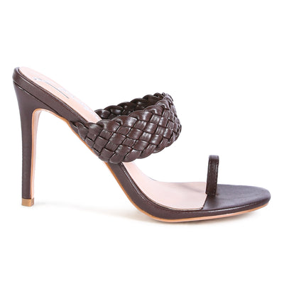 Woven Strap Toe Ring Sandals in Coffee