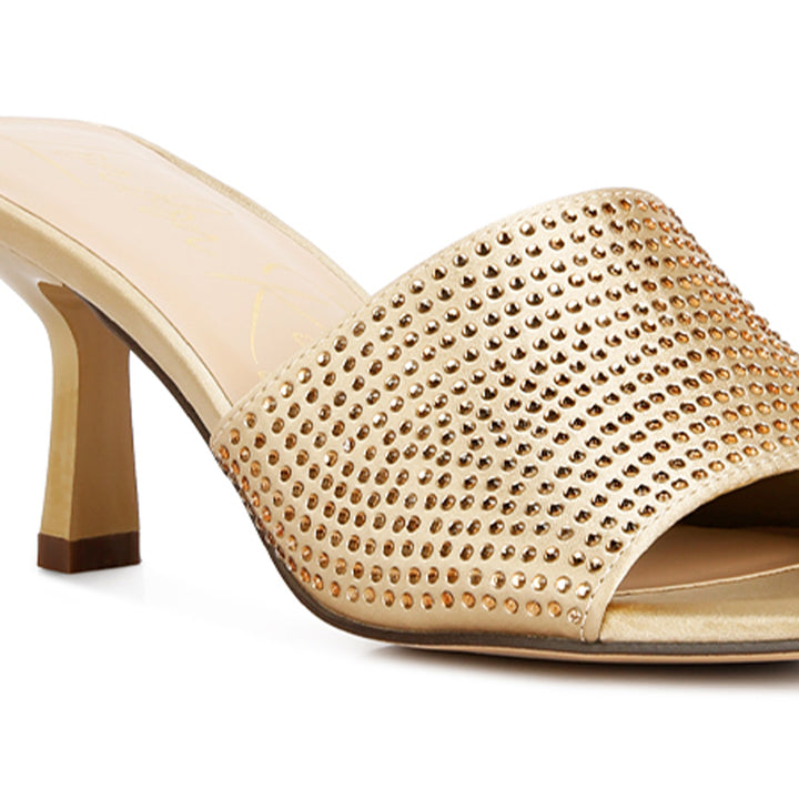 women heat set mid heel sandals#color_gold