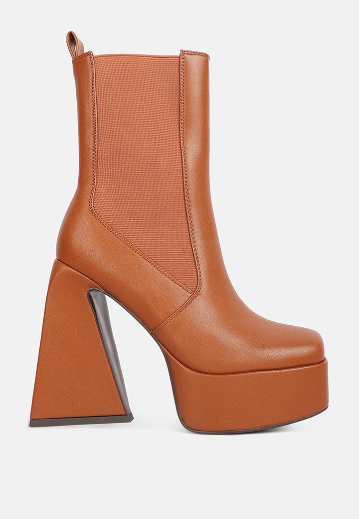 women high platform block heeled chelsea boot#color_tan