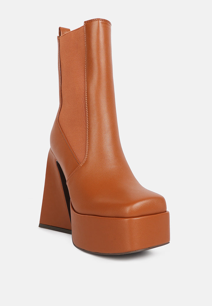 women high platform block heeled chelsea boot#color_tan