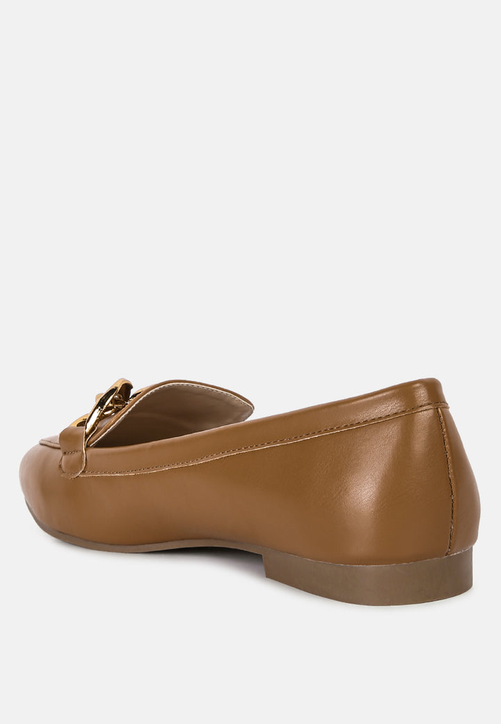 women chunky metal chain loafers#color_tan