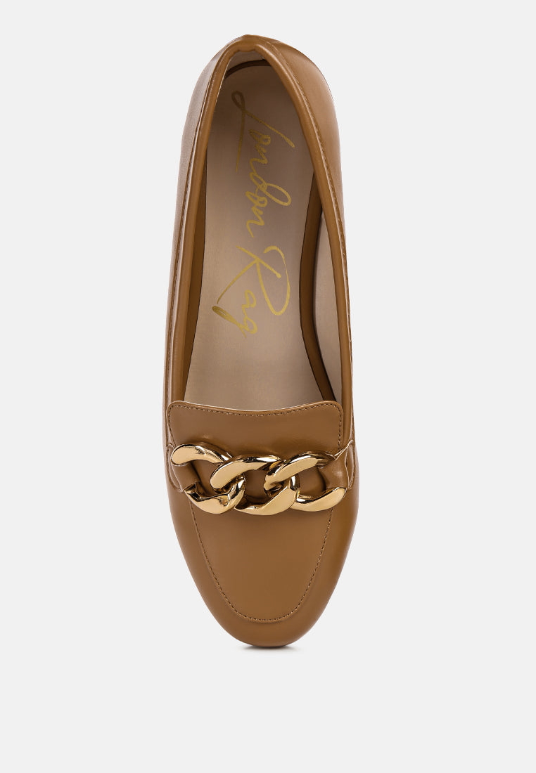 women chunky metal chain loafers#color_tan