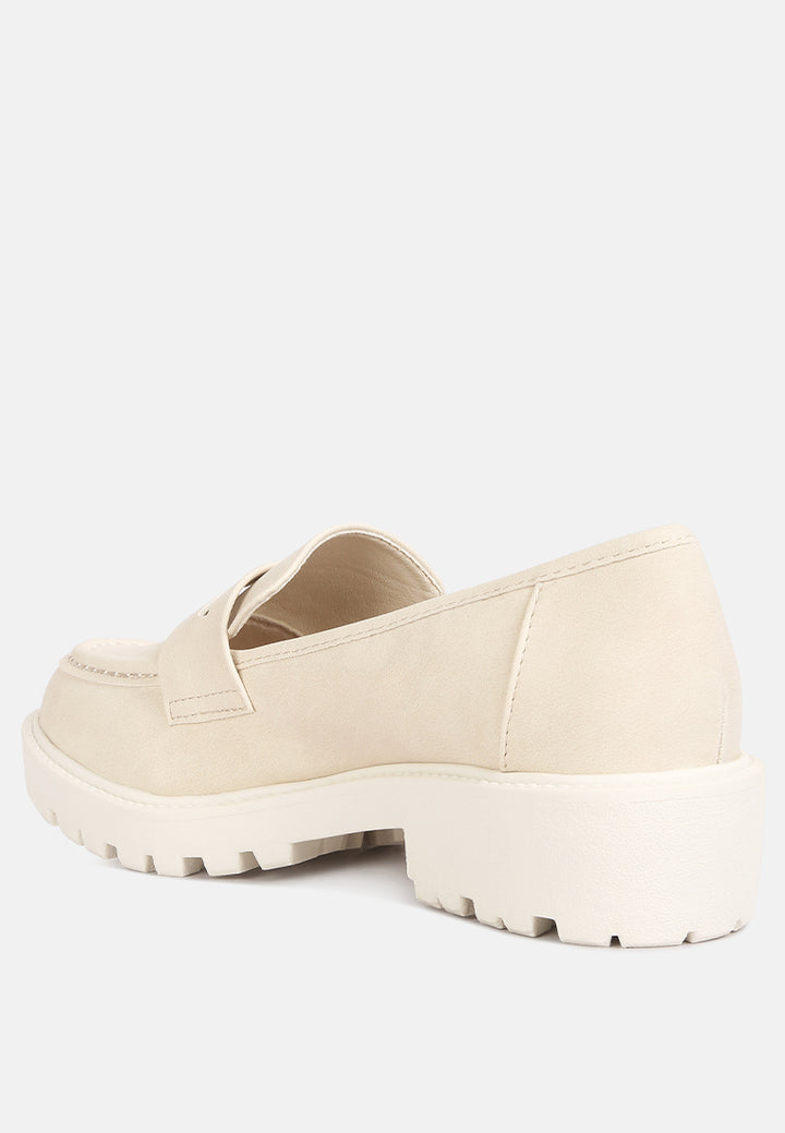 women semi casual lug loafer#color_off-white