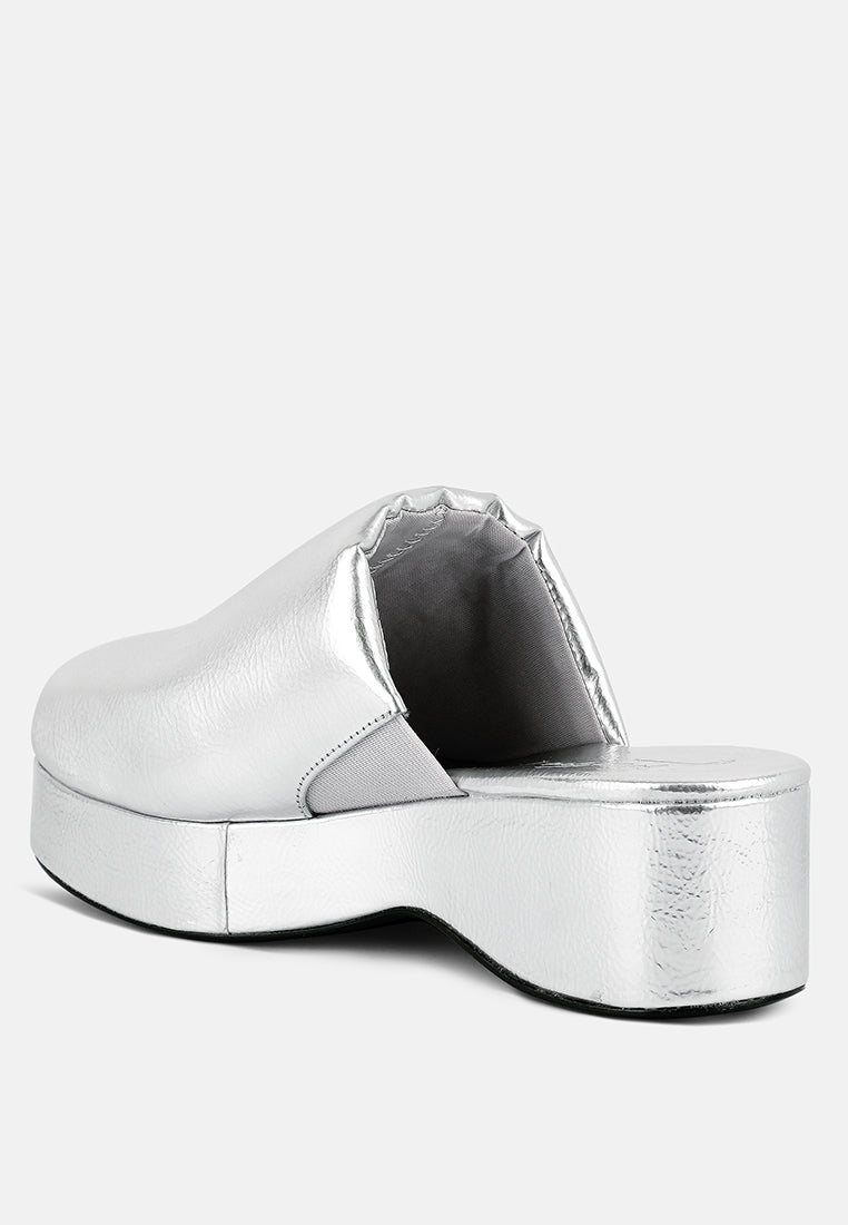 women olori solid platform slip on mules#color_silver