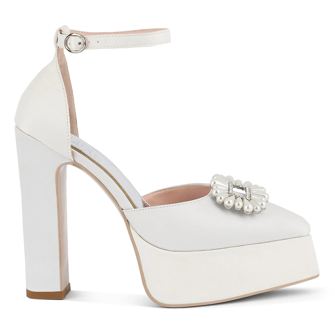 pearls brooch detail platform block heel sandals#color_white