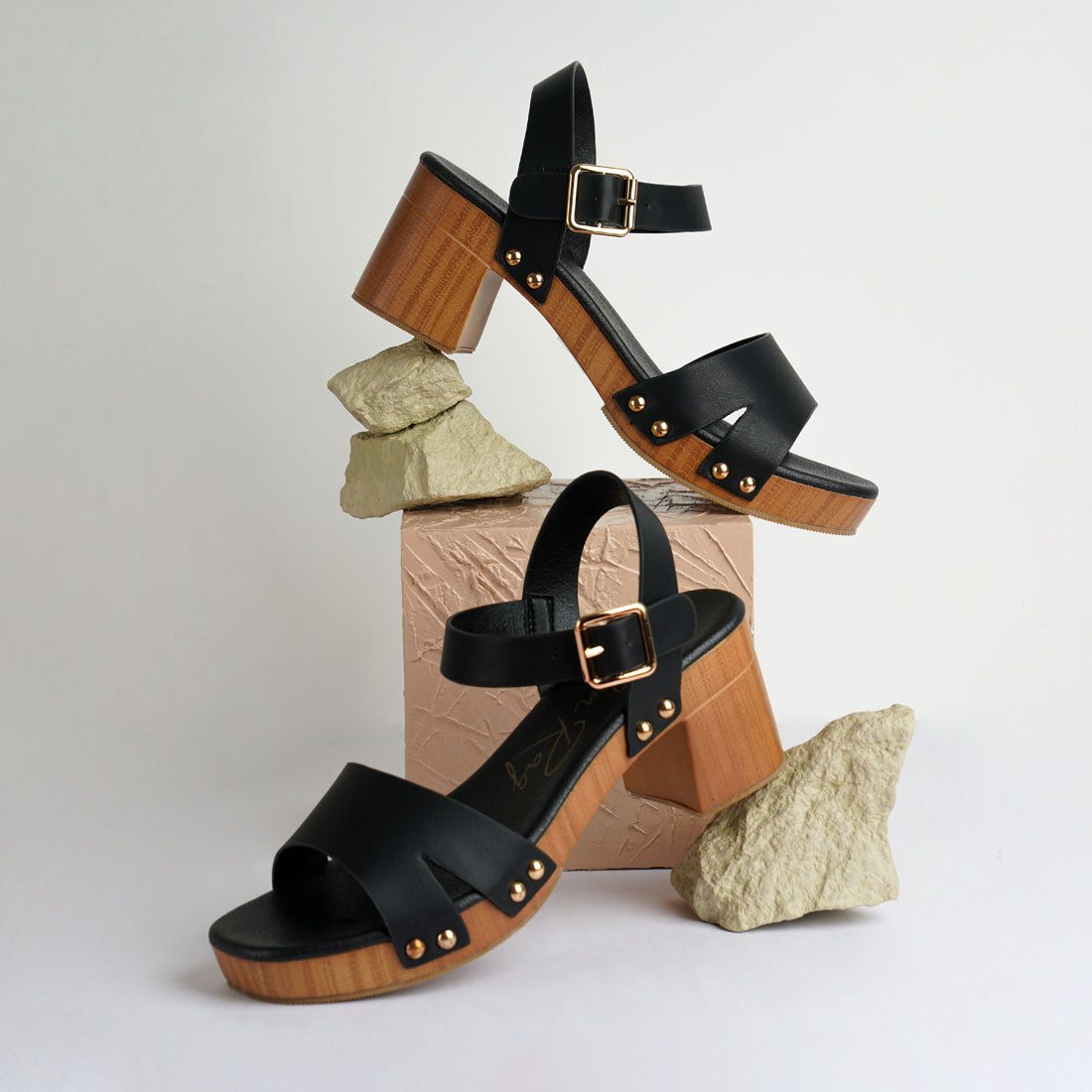 textured block heel sandals#color_black