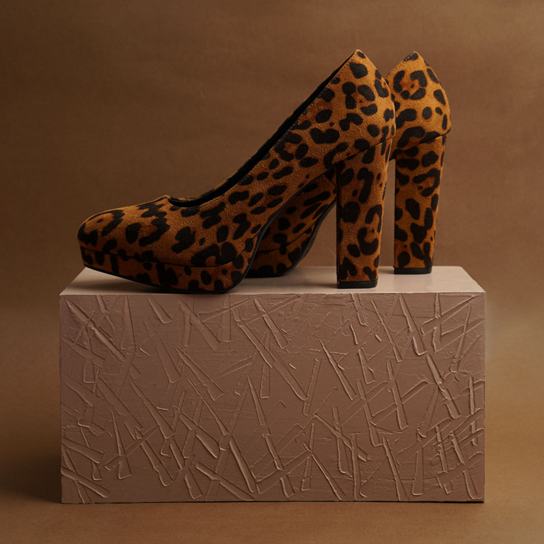 delia seude block heel pumps#color_brown