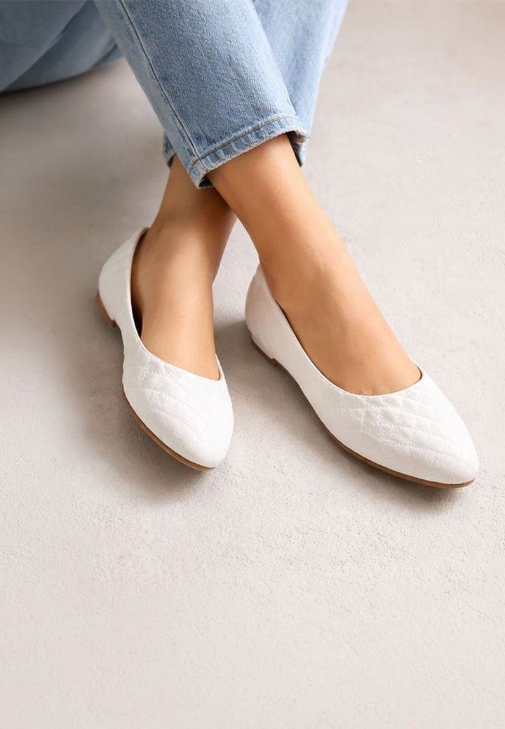 women quilted detail ballet flats#color_white
