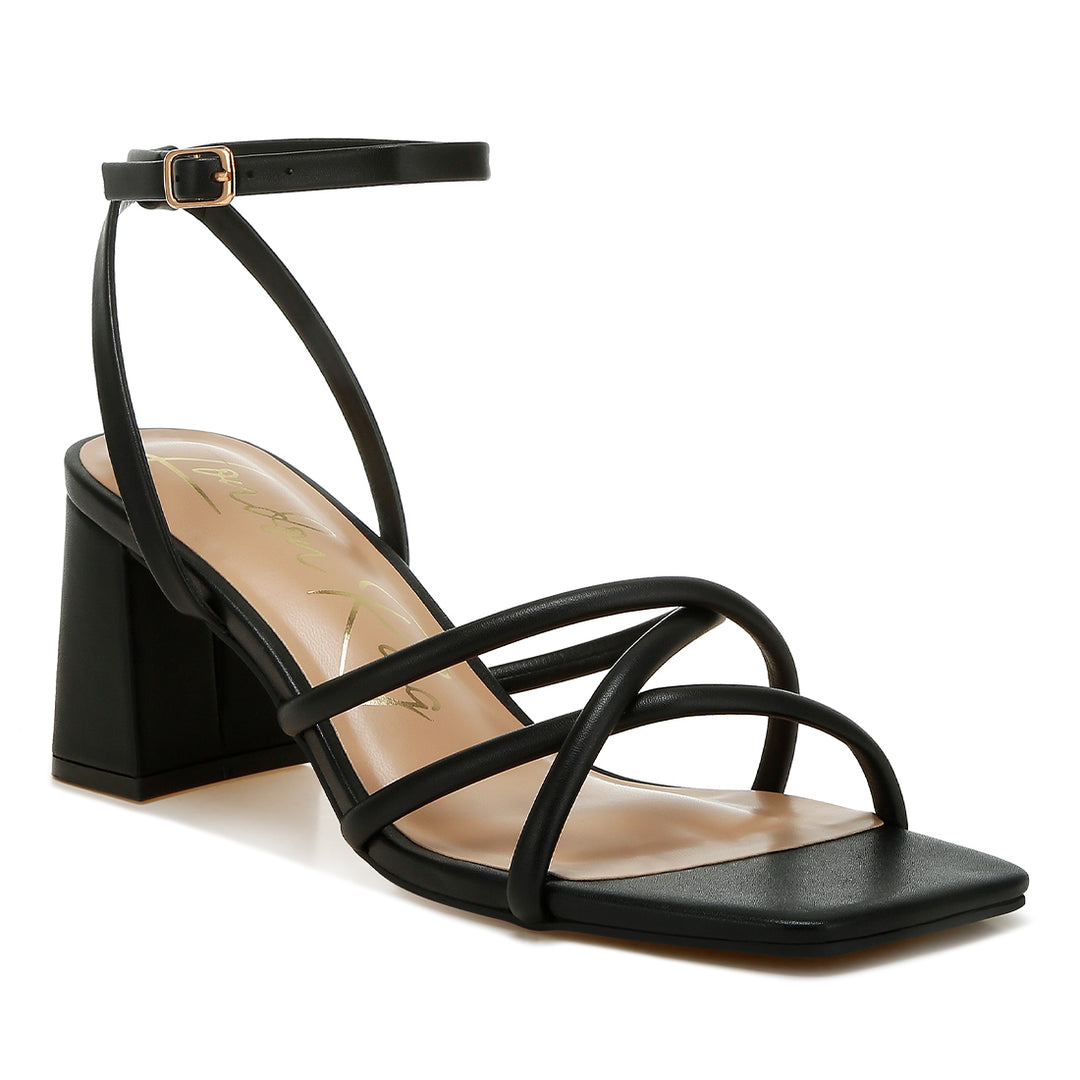 low block heel strappy sandals#color_black