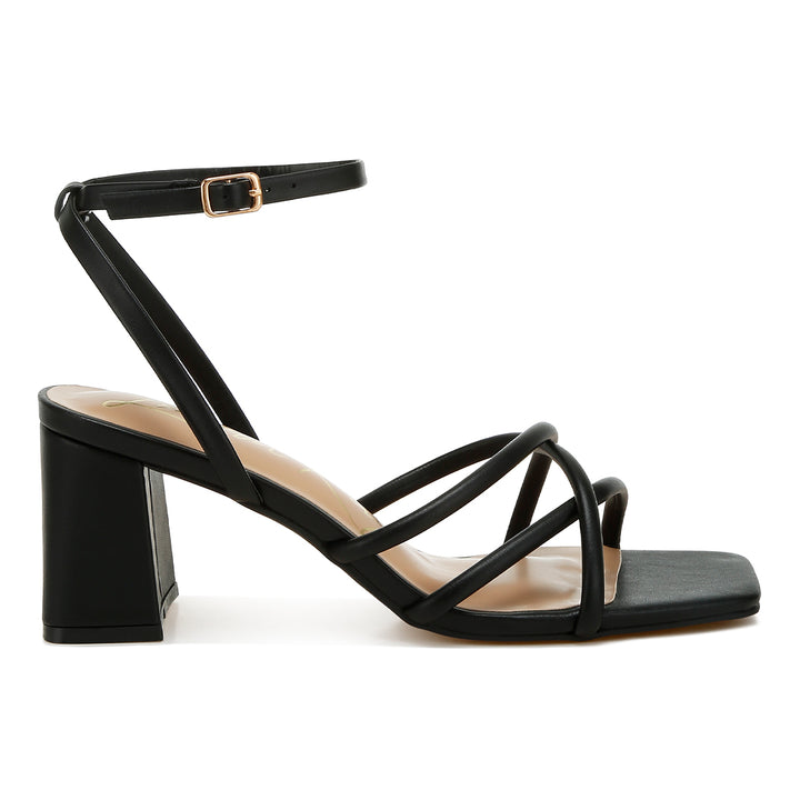 low block heel strappy sandals#color_black