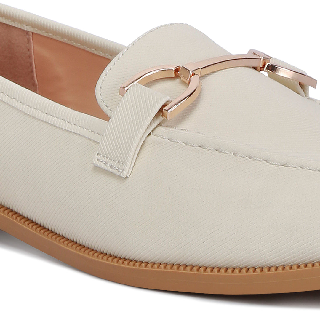 horsebit embellished flat loafers#color_off-white