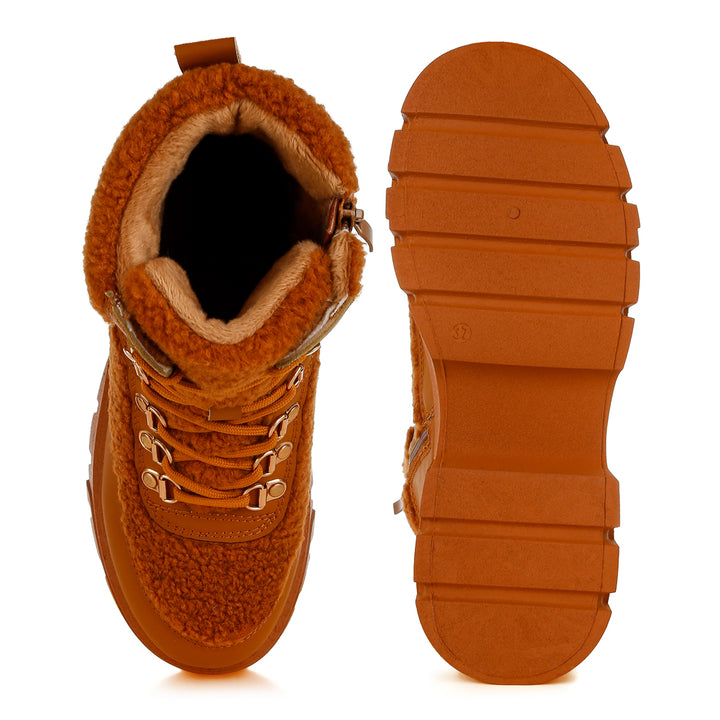 faux fur detail chunky hiker boots#color_tan