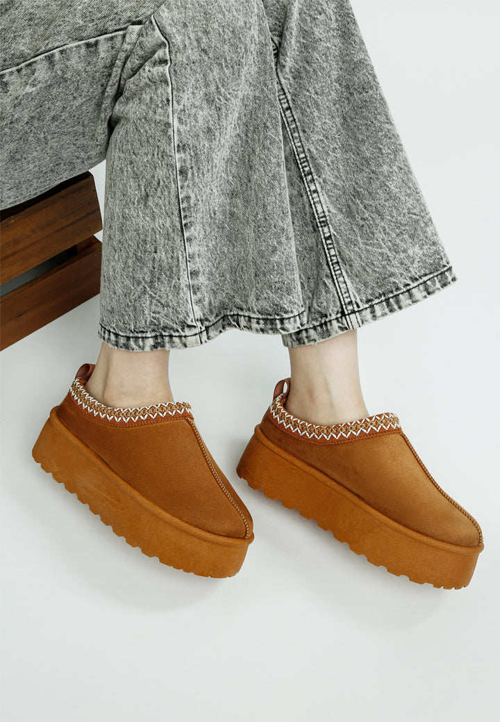 Embroidered Platform Classic Slip-On