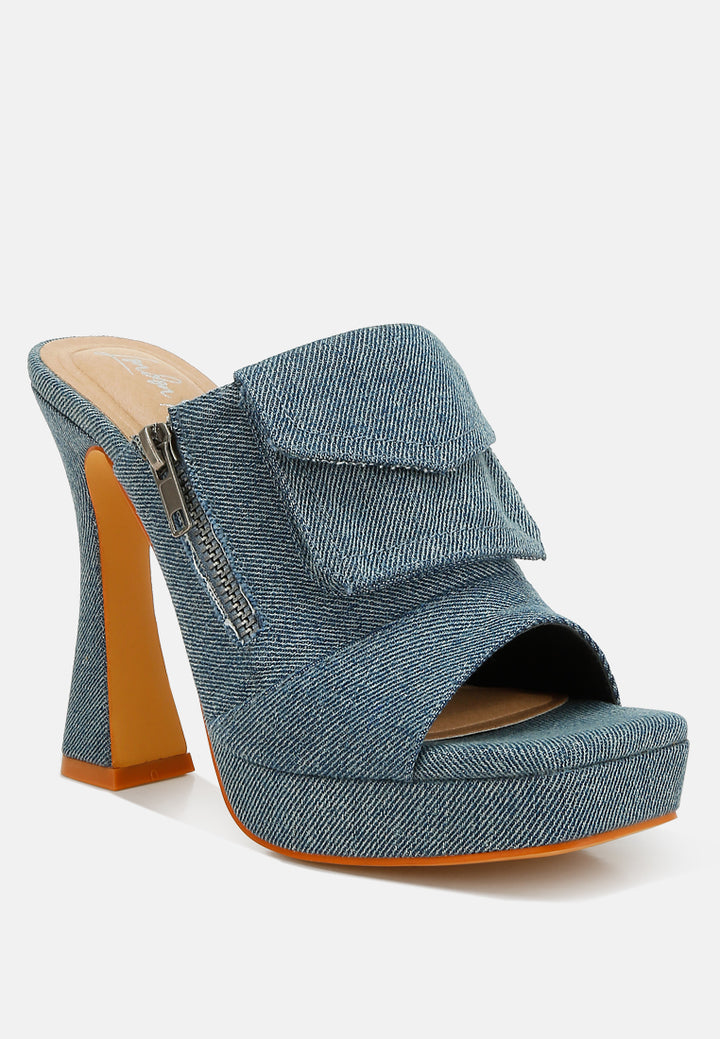 Women Pouch Detail Sandals