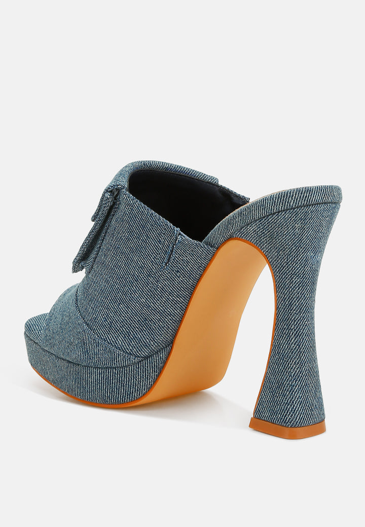 Women Pouch Detail Sandals