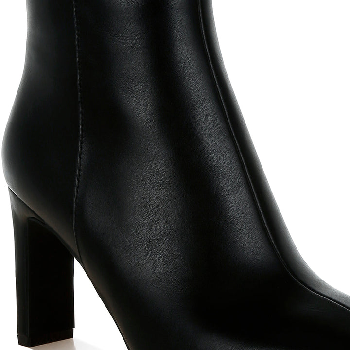 metallic cap toe faux leather boots#color_black