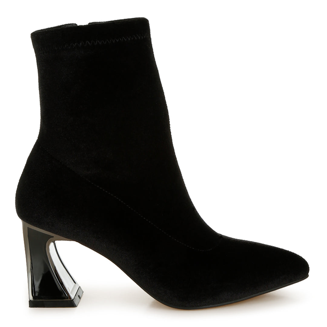 flared block heel velvet boots#color_black