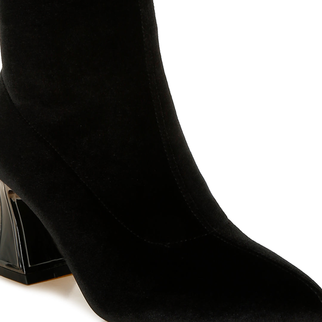 flared block heel velvet boots#color_black