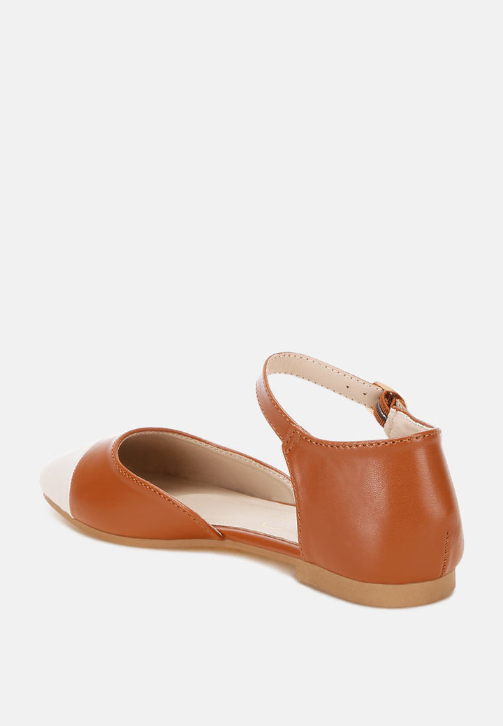 Women Two Tone Flat Sandals