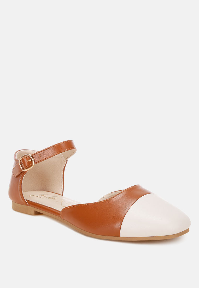 Women Two Tone Flat Sandals