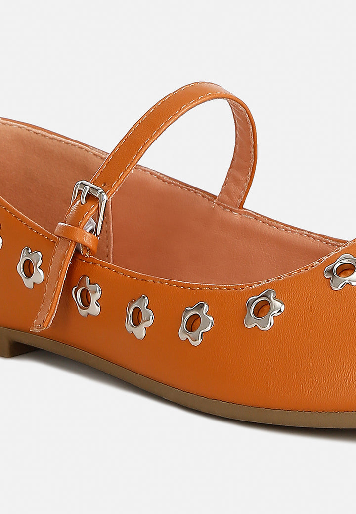 women floral eyelet strapped ballerinas#color_tan