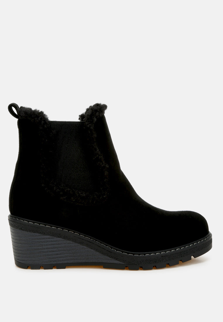 women faux fur lined chelsea boots#color_black