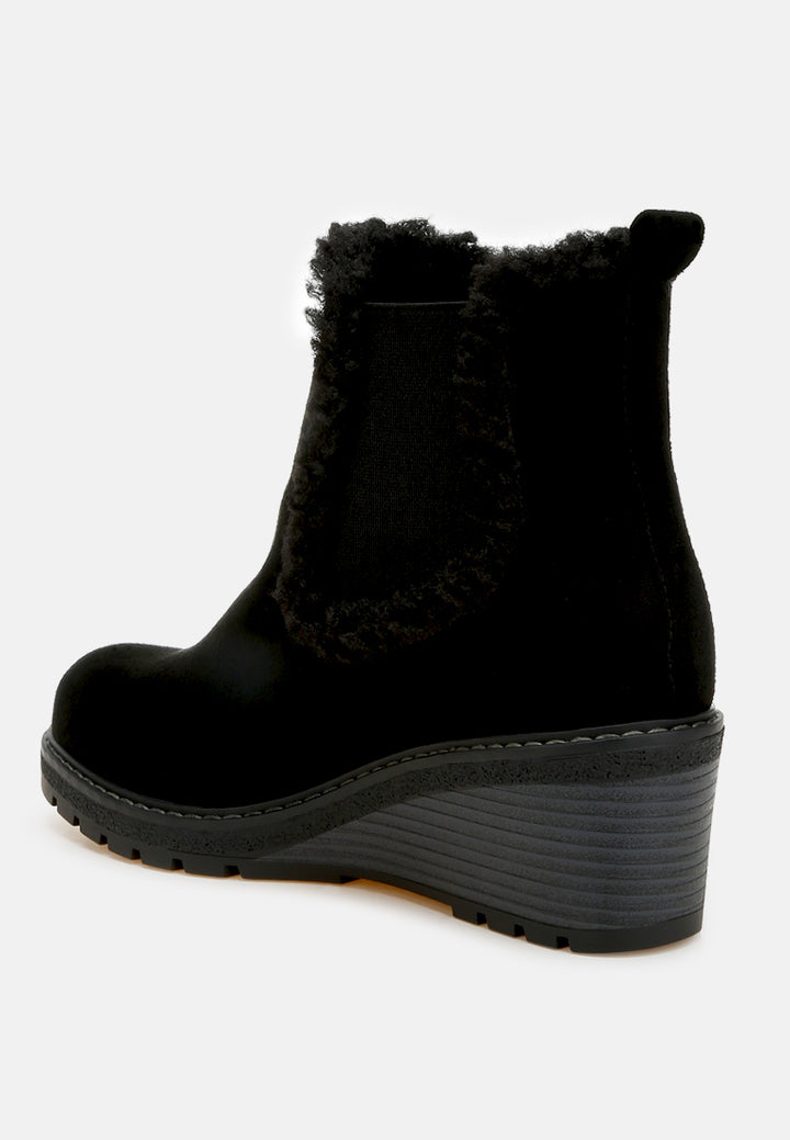 women faux fur lined chelsea boots#color_black