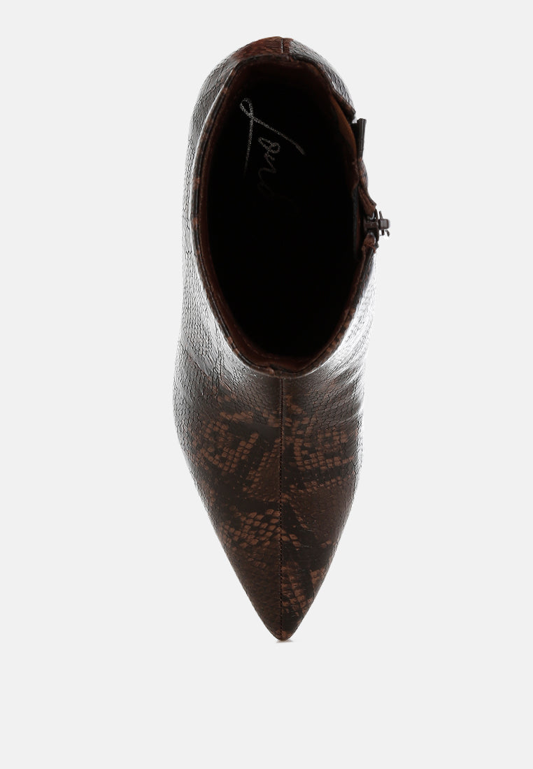 women faux leather kitten heel boots#color_chocolate