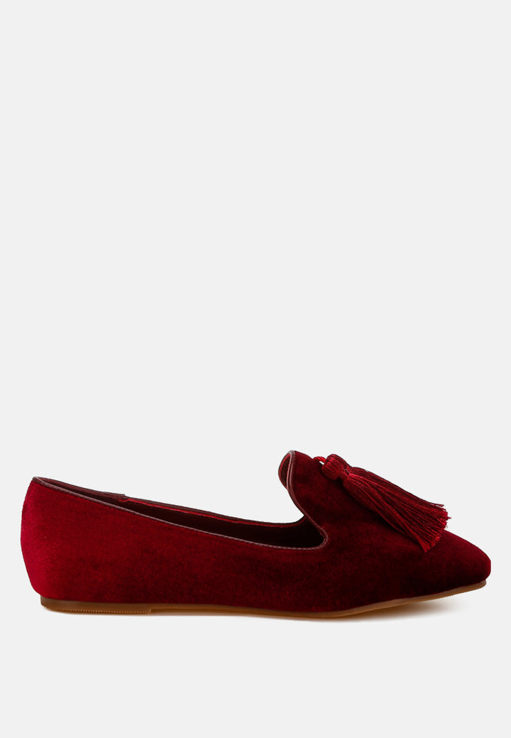women iconic tassel detail velvet loafers#color_burgundy