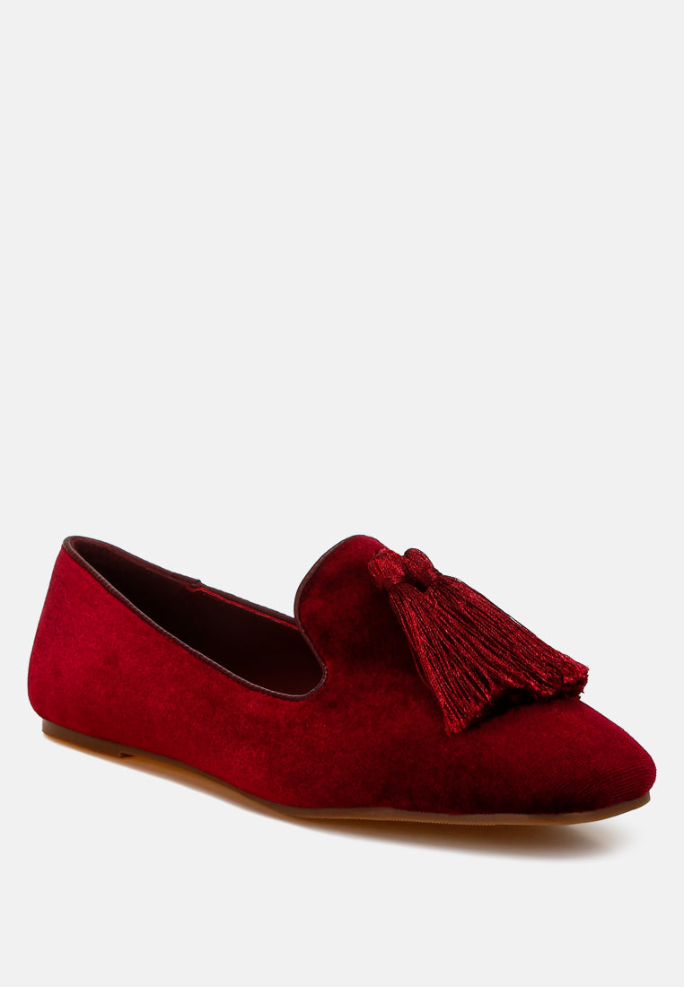 women iconic tassel detail velvet loafers#color_burgundy