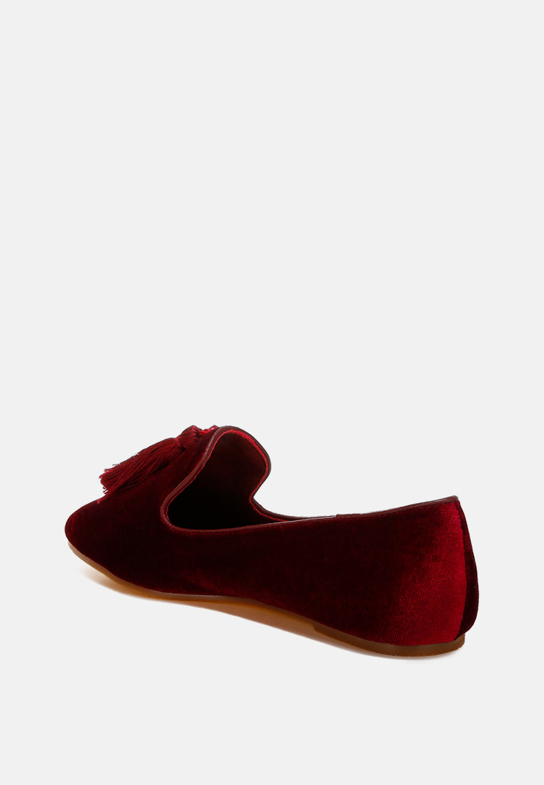 women iconic tassel detail velvet loafers#color_burgundy