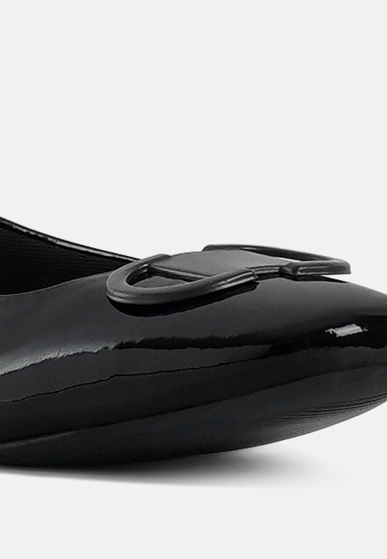 women glossy faux leather horsebit ballerinas#color_black