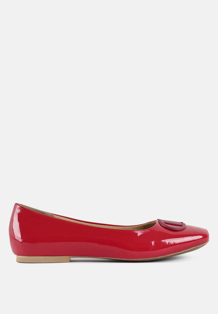 women glossy faux leather horsebit ballerinas#color_red