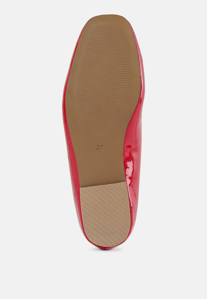 women glossy faux leather horsebit ballerinas#color_red