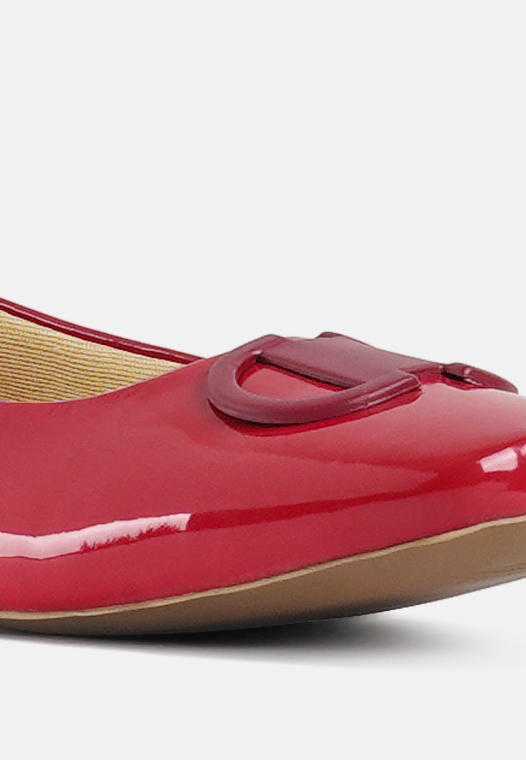 women glossy faux leather horsebit ballerinas#color_red