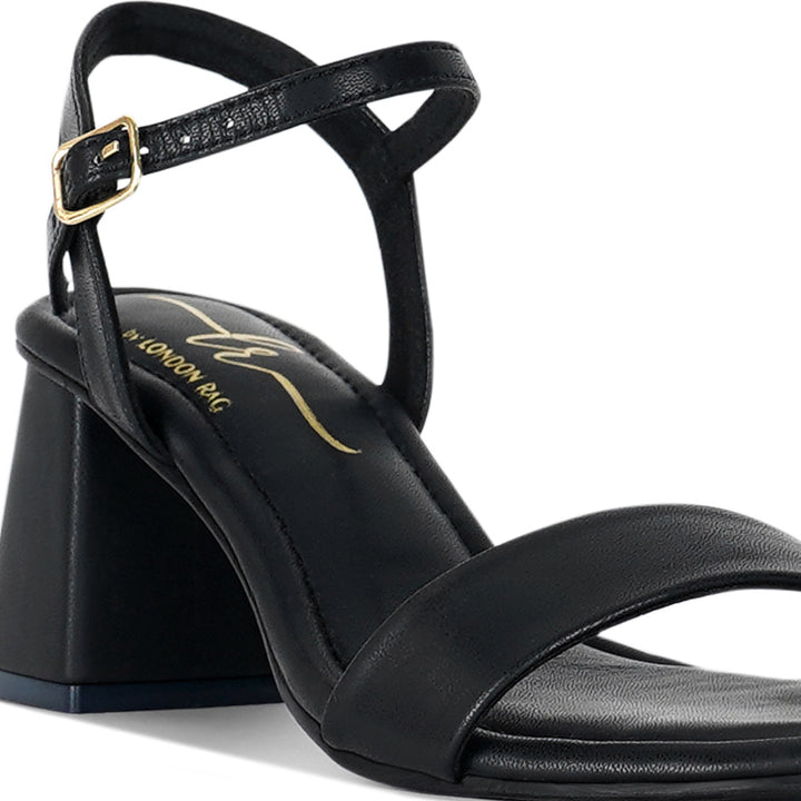 pin buckle strap block heels#color_black