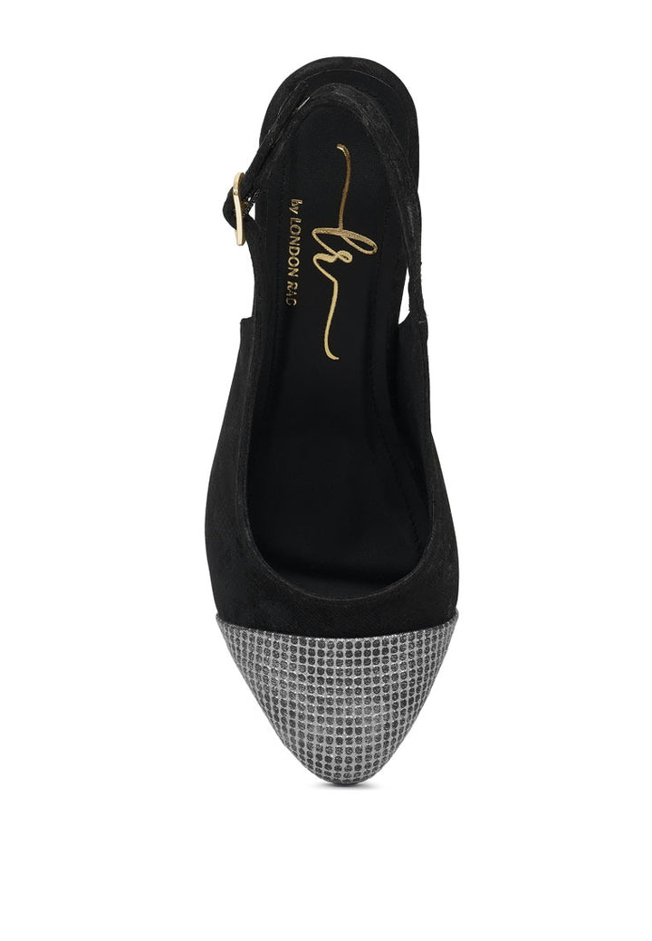 women pin buckle metallic toe cap heels#color_cream