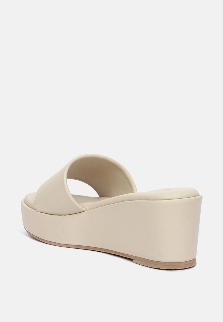 women classic faux leather wedges#color_beige