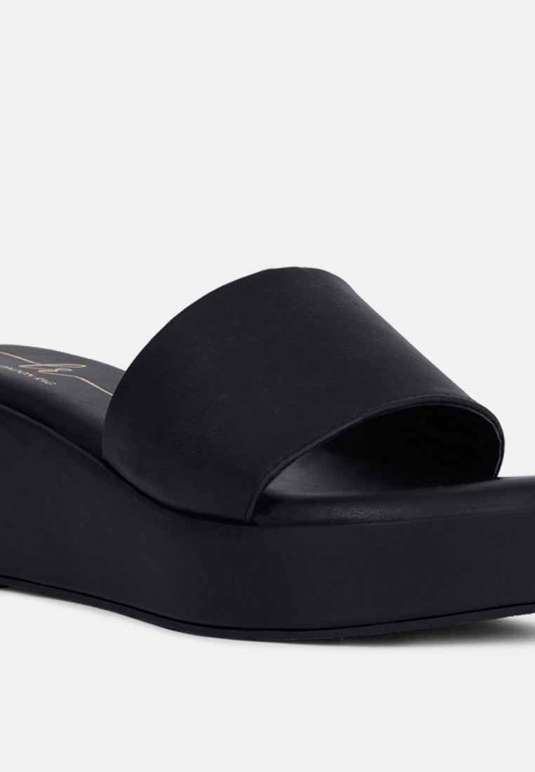 women classic faux leather wedges#color_black