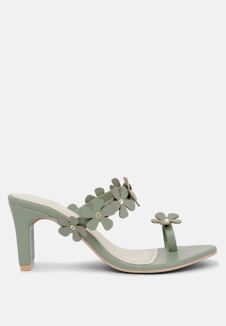 women floral applique slip-on block heels#color_olive-green