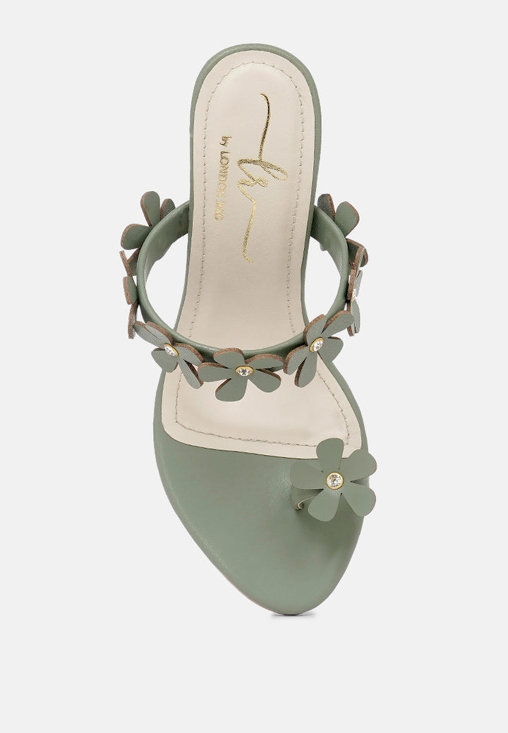 women floral applique slip-on block heels#color_olive-green