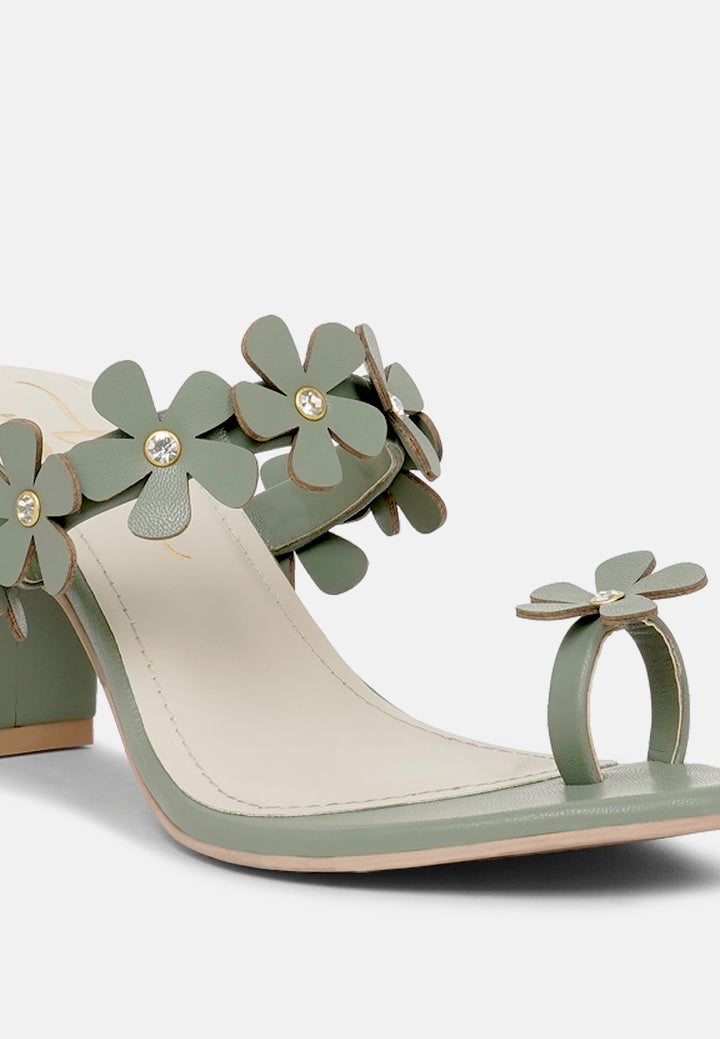women floral applique slip-on block heels#color_olive-green
