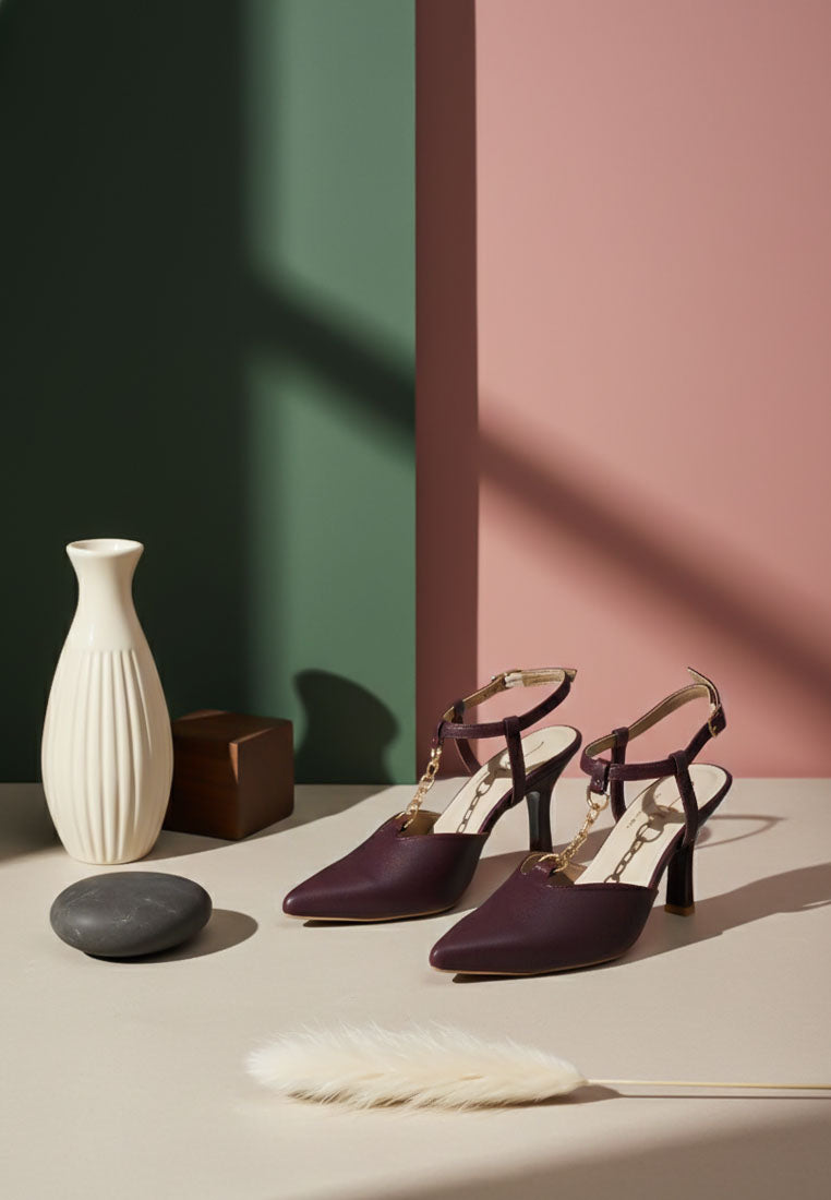 women metallic chain t strap sandals#color_burgundy