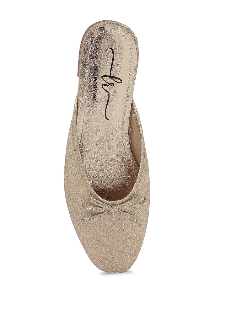 women bow detail metallic mules#color_silver