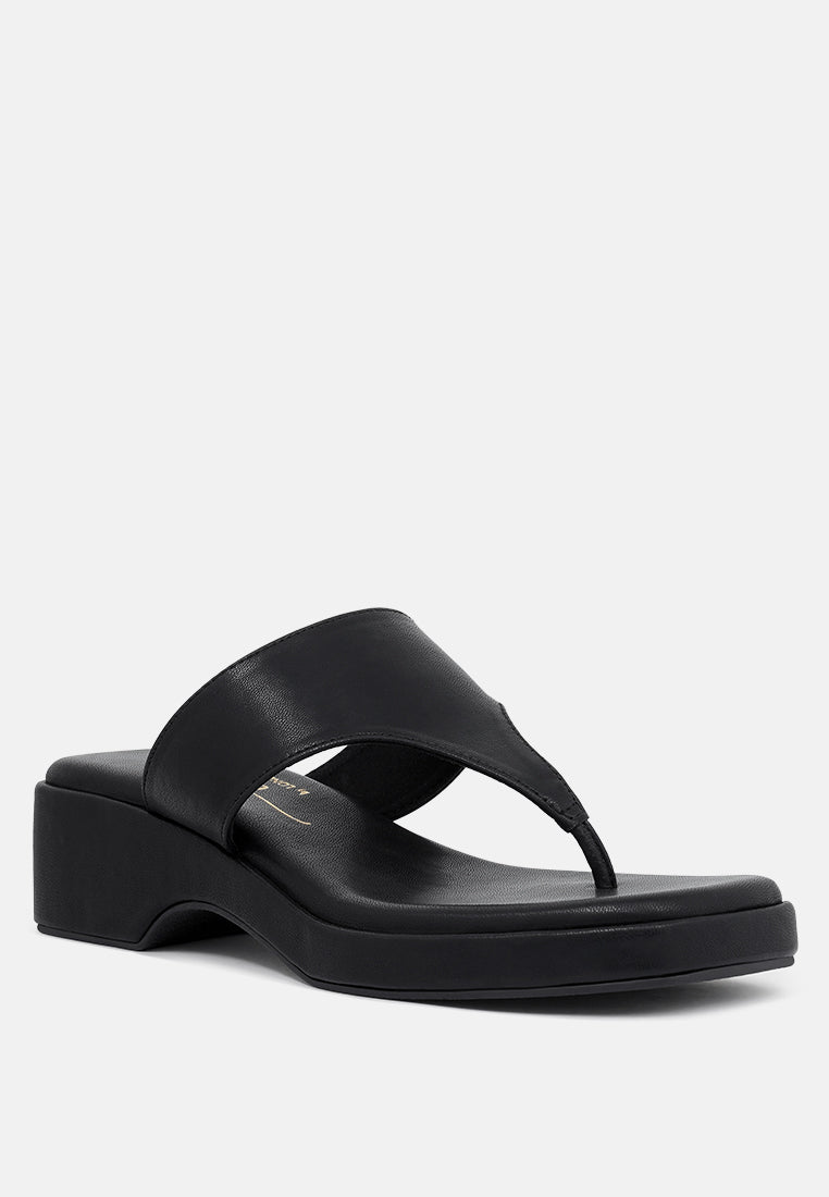 women faux leather thong toe sandals#color_black