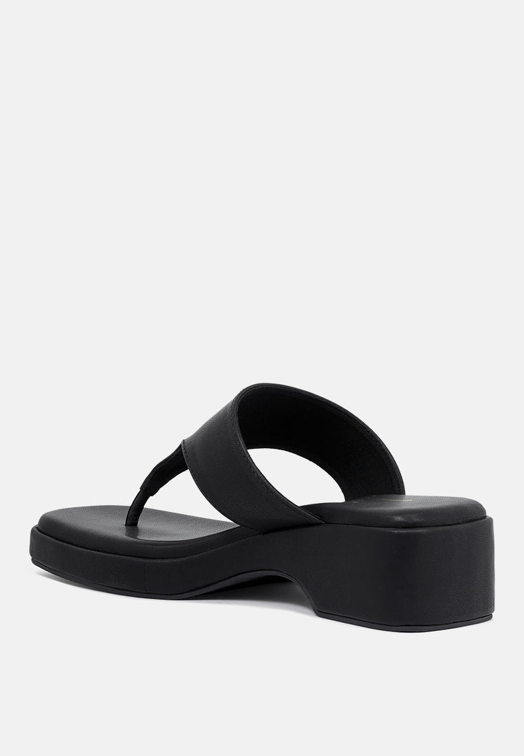 women faux leather thong toe sandals#color_black