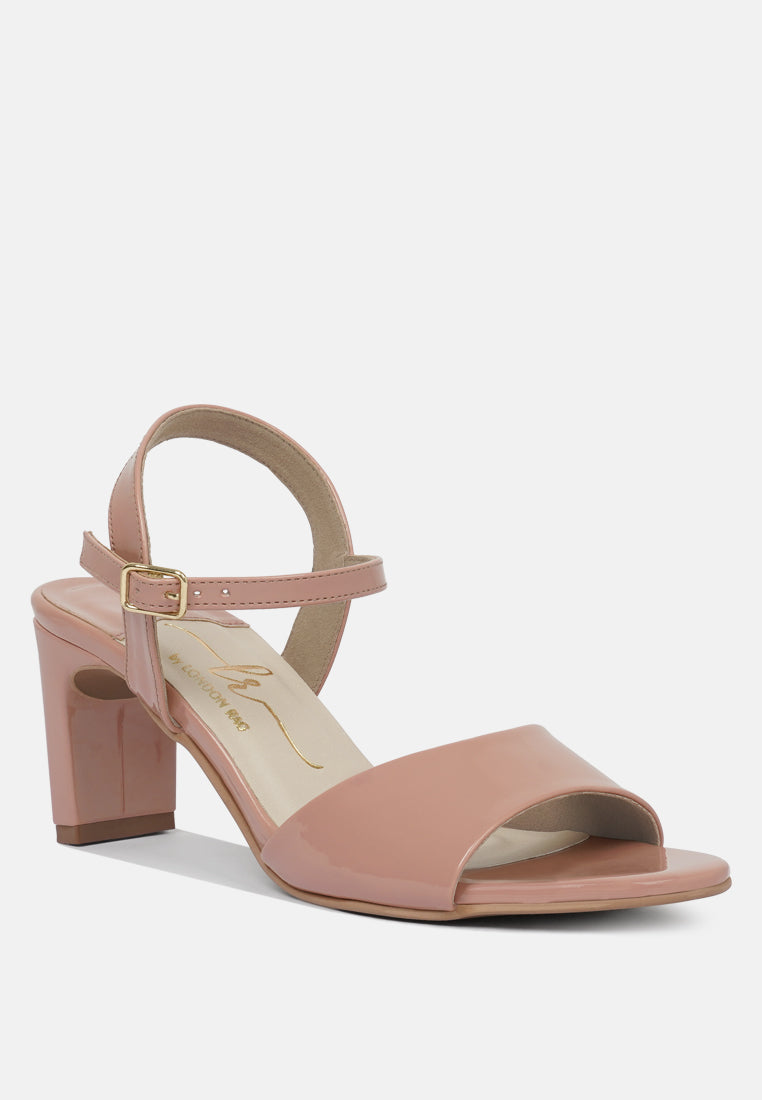 women glossy faux leather buckle sandals#color_nude